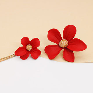 Aretes Asimetricos Flor Carmesí