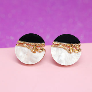 Aretes Black and White