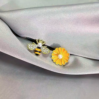 Aretes Bee Asimetricos