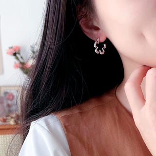Aretes Flor Wave