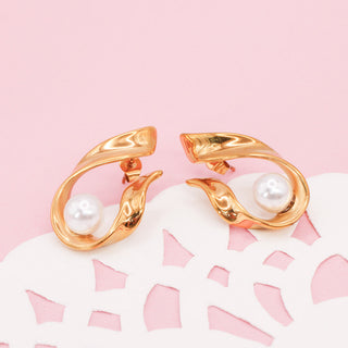 Aretes Gold Wave con Perla