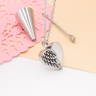 Collar de Urna de Cenizas Corazón con Alas Personalizado