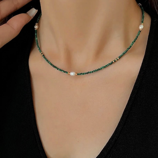 Collar Esmeralda con Perlas