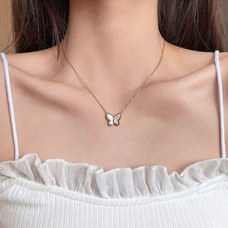 Collar Mariposa Blanca