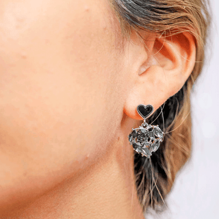 Aretes de Corazón y Cristales Negros