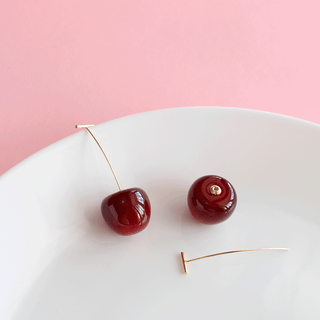 Aretes de Cereza Obscuros