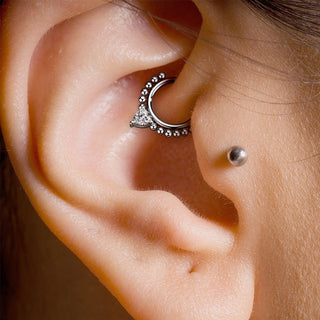 Piercing Serendipity Daith y Septum